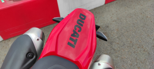 Okruhové testování Hypermotard 698 Mono